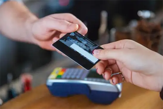 银行发行信用卡有哪些好处？-第1张图片-拉卡拉POS机办理